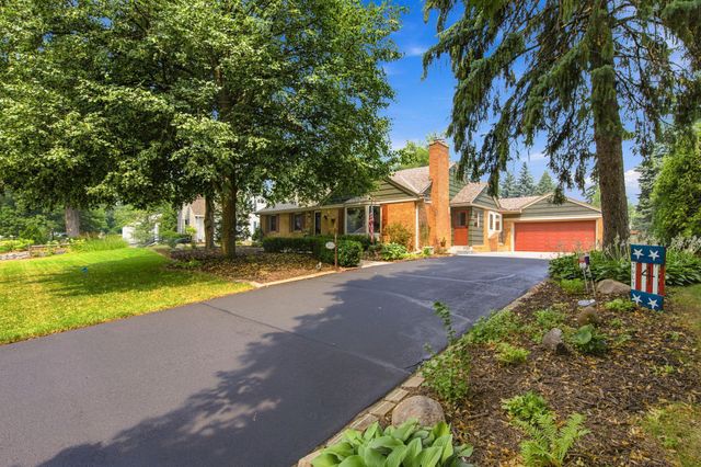 1715 Preston Lane, Hopkins, MN 55343