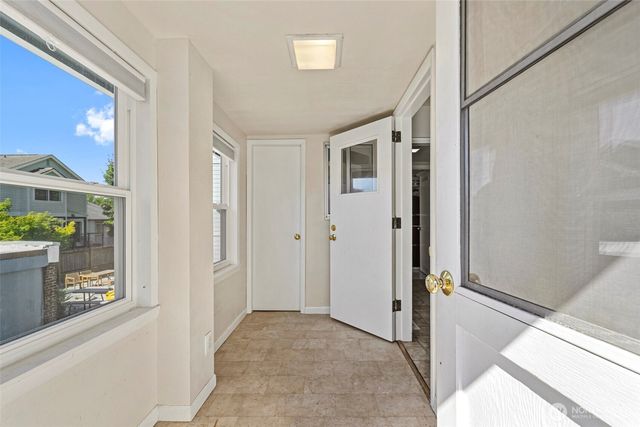 2407 NW 60th Street, Seattle, WA 98107