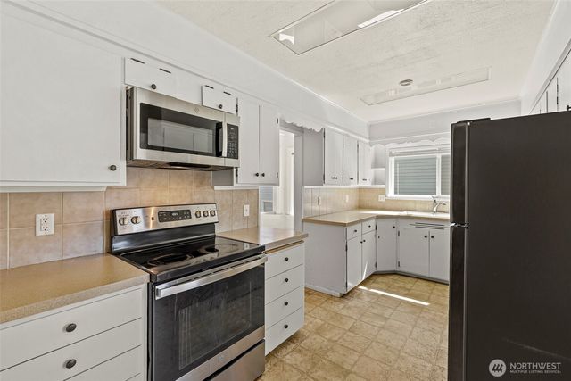 2407 NW 60th Street, Seattle, WA 98107