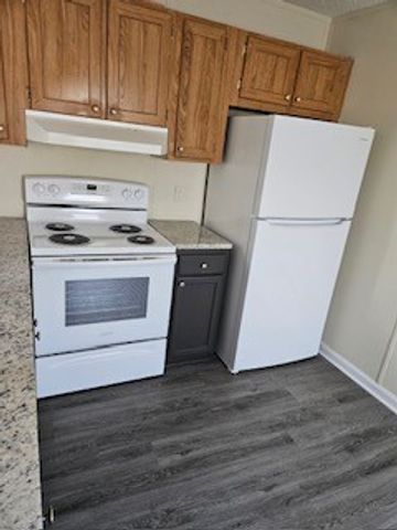 815 Monroe Ln, Oak Grove, KY 42262