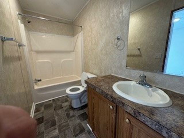 815 Monroe Ln, Oak Grove, KY 42262