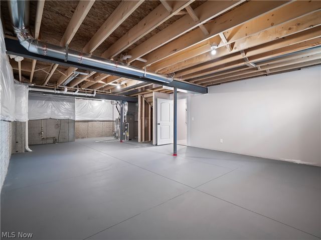 14633 Baywood Lane, Strongsville, OH 44136