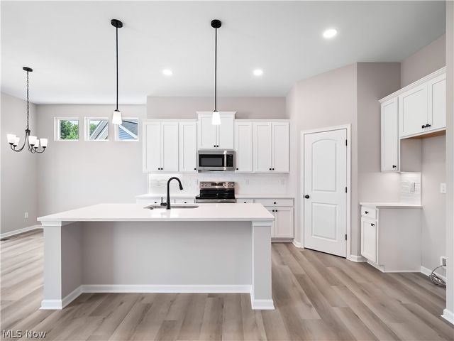 14633 Baywood Lane, Strongsville, OH 44136