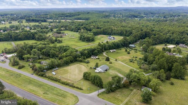 9 PAYNE LN, Amissville, VA 20106