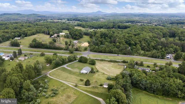 9 PAYNE LN, Amissville, VA 20106