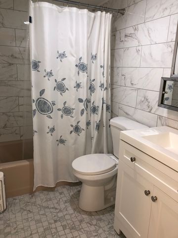 1188 Royal Glen Drive 101W, Glen Ellyn, IL 60137