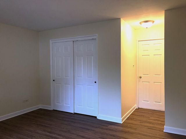 1188 Royal Glen Drive 101W, Glen Ellyn, IL 60137