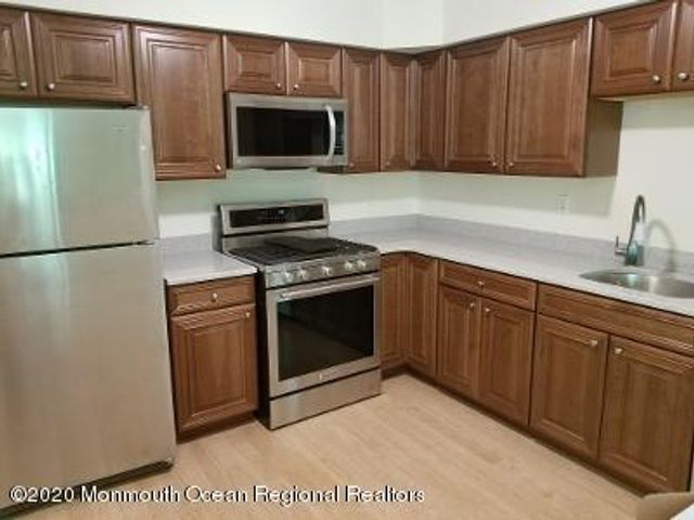 268 Gloucester Court, Matawan, NJ 07747