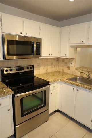 10835 SW 112th Avenue 113, Miami, FL 33176