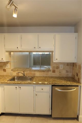 10835 SW 112th Avenue 113, Miami, FL 33176