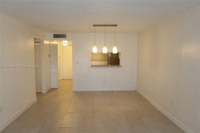 10835 SW 112th Avenue 113, Miami, FL 33176