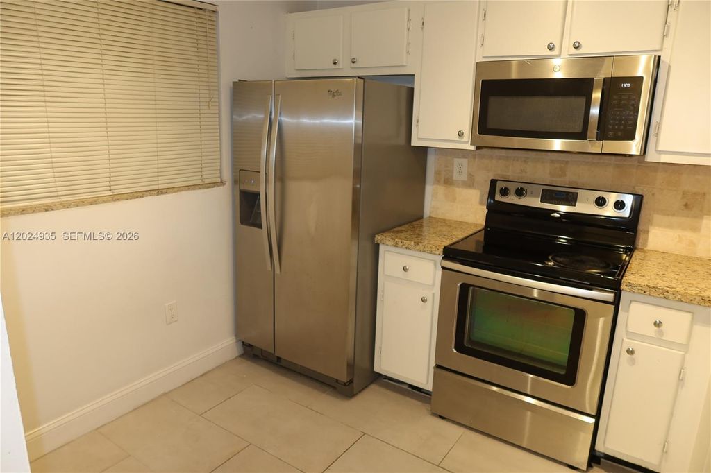 10835 SW 112th Avenue 113, Miami, FL 33176