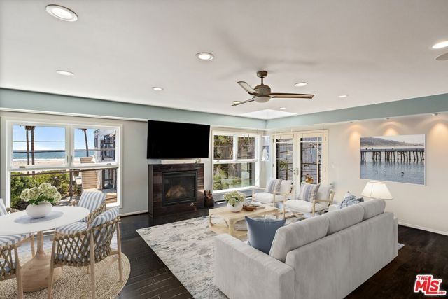 10 26th Avenue, Los Angeles, CA 90291