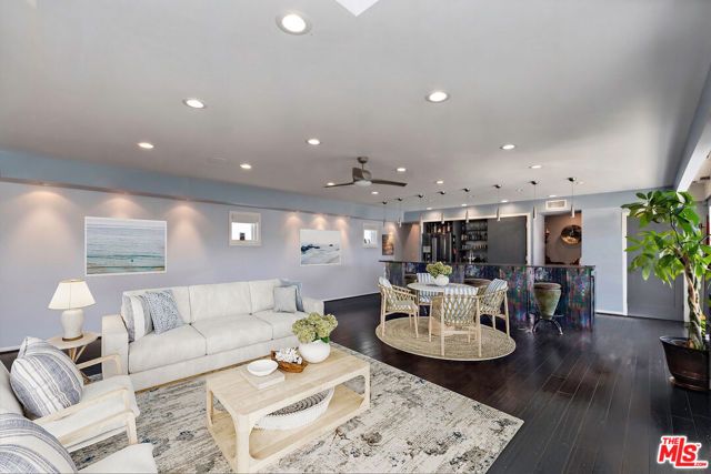 10 26th Avenue, Los Angeles, CA 90291