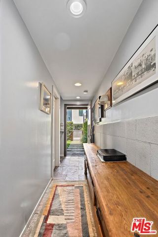 10 26th Avenue, Los Angeles, CA 90291