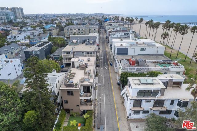 10 26th Avenue, Los Angeles, CA 90291
