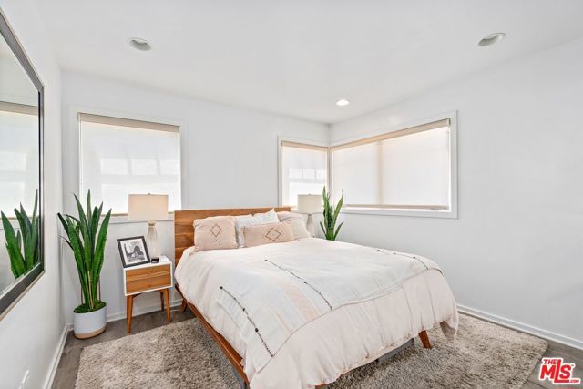 10 26th Avenue, Los Angeles, CA 90291