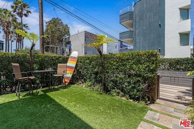 10 26th Avenue, Los Angeles, CA 90291