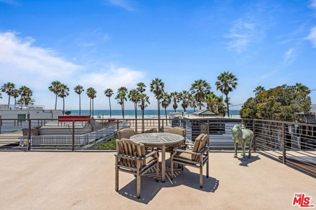 10 26th Avenue, Los Angeles, CA 90291