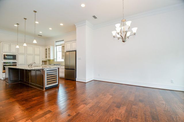 818 Yale Street A, Houston, TX 77007