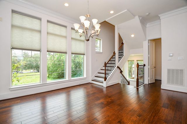 818 Yale Street A, Houston, TX 77007