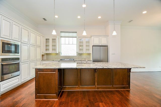 818 Yale Street A, Houston, TX 77007