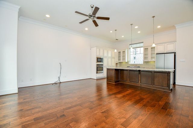 818 Yale Street A, Houston, TX 77007