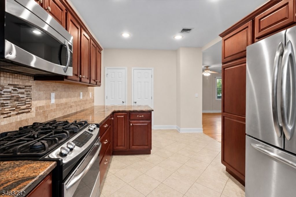 245 Kingsland Ave, Lyndhurst Twp., NJ 07071 — photo 3