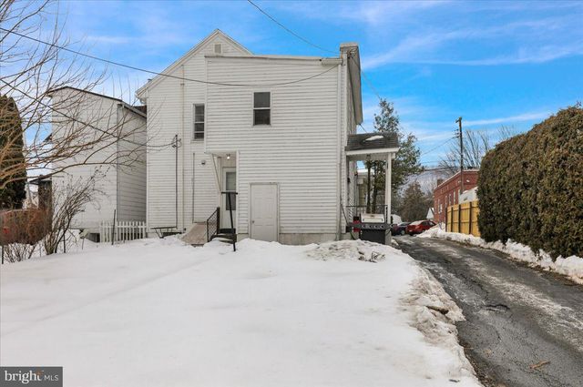 17 E SUMMIT ST, Mohnton, PA 19540