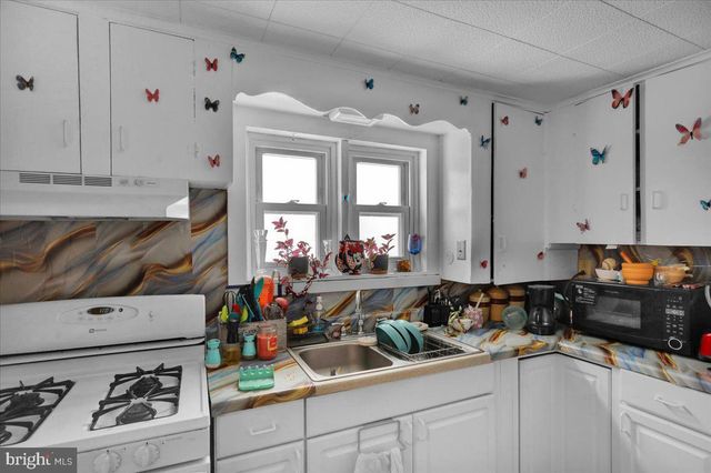 17 E SUMMIT ST, Mohnton, PA 19540