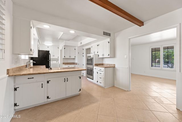 8520 E ROMA Avenue, Scottsdale, AZ 85251