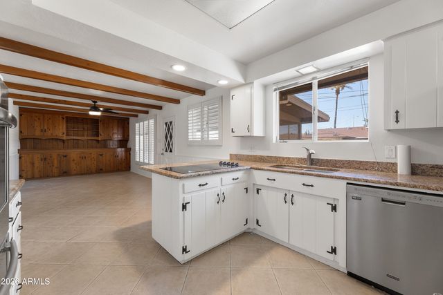 8520 E ROMA Avenue, Scottsdale, AZ 85251