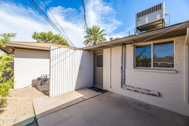 8520 E ROMA Avenue, Scottsdale, AZ 85251