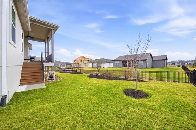 2614 SW Farm Field Road, Lee's Summit, MO 64082