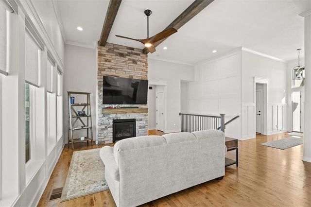 2614 SW Farm Field Road, Lee's Summit, MO 64082