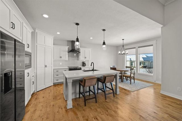 2614 SW Farm Field Road, Lee's Summit, MO 64082