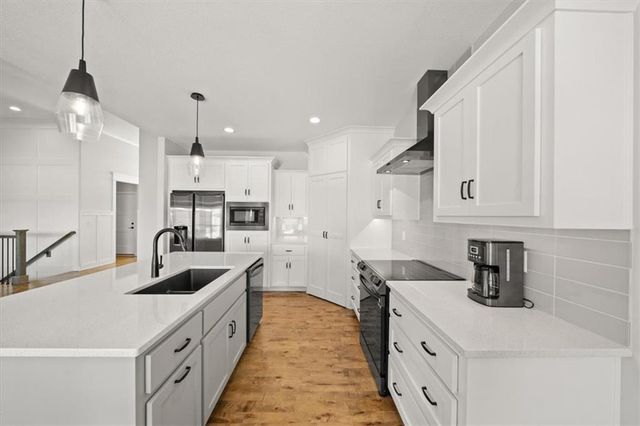 2614 SW Farm Field Road, Lee's Summit, MO 64082