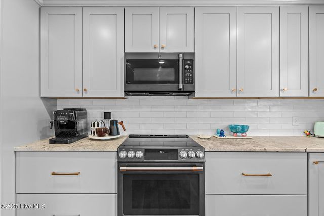 100 Deerfield Road, Jacksonville, NC 28540