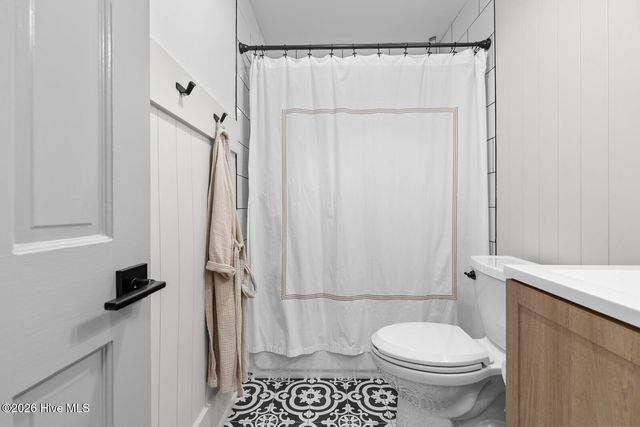 100 Deerfield Road, Jacksonville, NC 28540