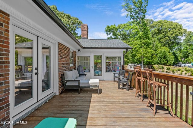 100 Deerfield Road, Jacksonville, NC 28540