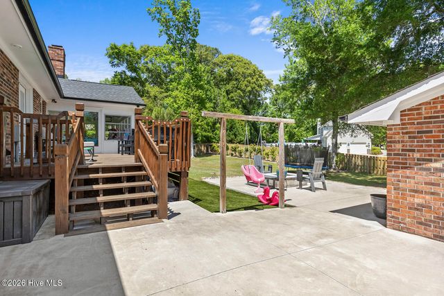 100 Deerfield Road, Jacksonville, NC 28540