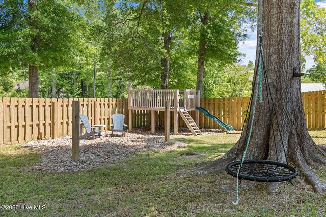 100 Deerfield Road, Jacksonville, NC 28540