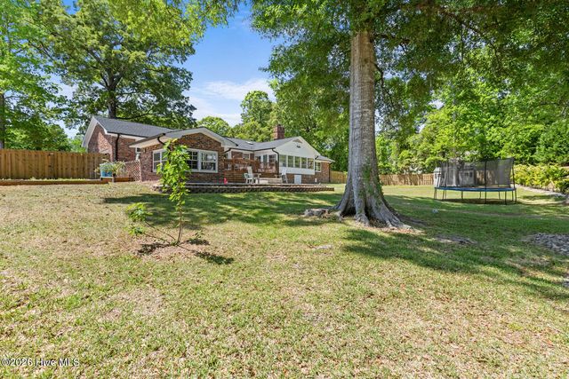 100 Deerfield Road, Jacksonville, NC 28540