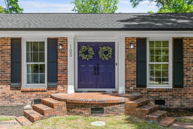 100 Deerfield Road, Jacksonville, NC 28540