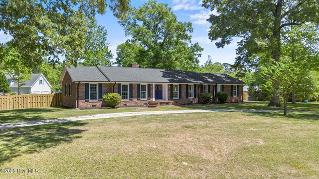 100 Deerfield Road, Jacksonville, NC 28540