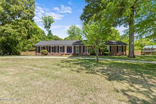 100 Deerfield Road, Jacksonville, NC 28540