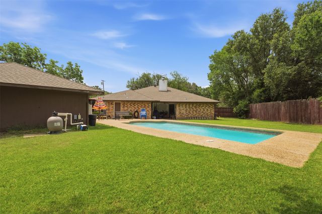 1933 Potter Lane, Mesquite, TX 75149