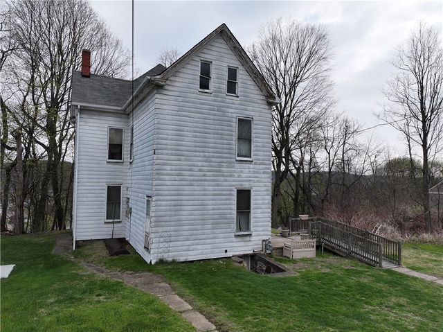 1229 McCabe Ave., Coraopolis, PA 15108