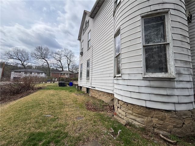 1229 McCabe Ave., Coraopolis, PA 15108