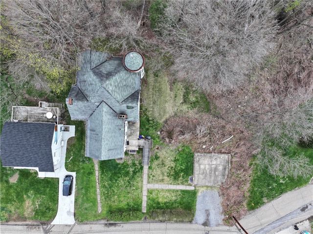 1229 McCabe Ave., Coraopolis, PA 15108